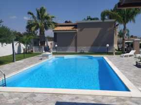 Air-conditioned villa with swimming pool 900 meters from the sea